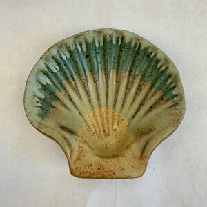 VTG Studio Art Pottery Stoneware Soap Dish Trinket Sea Shell Leon Kula Signed